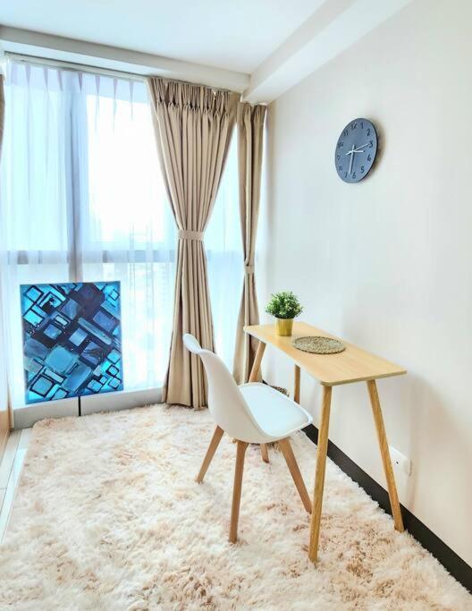 Cosy Executive 1 Bedroom Uptown Parksuites Ultra Fast Internet Manila Exterior photo
