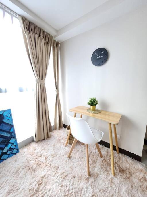 Cosy Executive 1 Bedroom Uptown Parksuites Ultra Fast Internet Manila Exterior photo